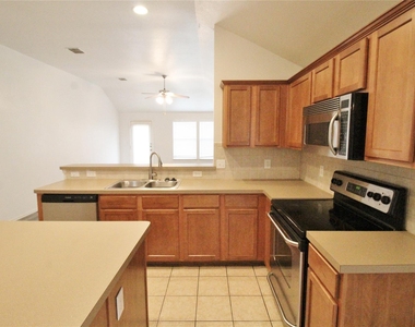 3256 Fluvia - Photo Thumbnail 9
