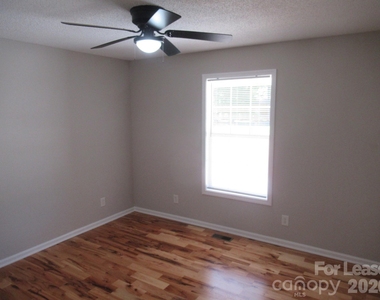 820 Horseshoe Lake Road - Photo Thumbnail 13