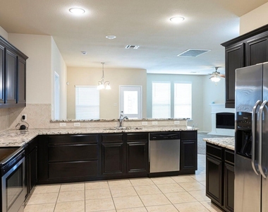601 Ivy Lane - Photo Thumbnail 19