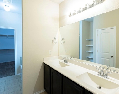 601 Ivy Lane - Photo Thumbnail 16