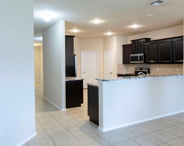 601 Ivy Lane - Photo Thumbnail 22