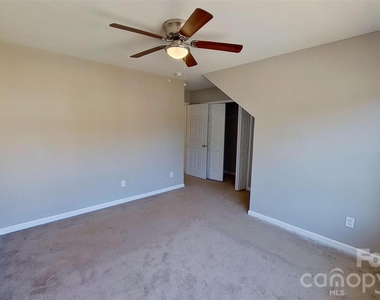 10730 Yellow Tail Court - Photo Thumbnail 15