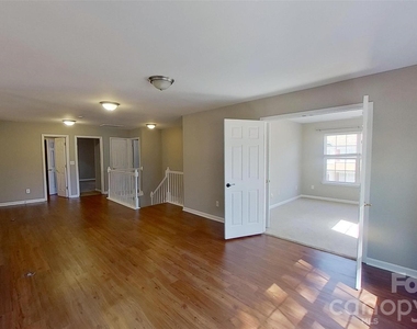 10730 Yellow Tail Court - Photo Thumbnail 8