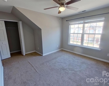 10730 Yellow Tail Court - Photo Thumbnail 16