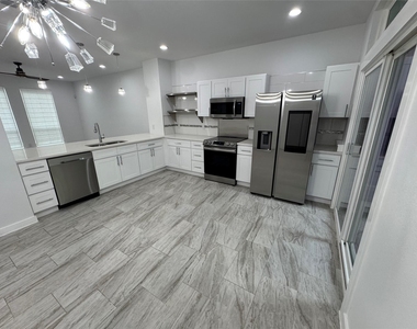1625 Cleaver Street - Photo Thumbnail 3