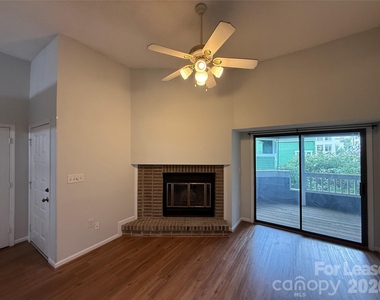 415 W 8th Street - Photo Thumbnail 1