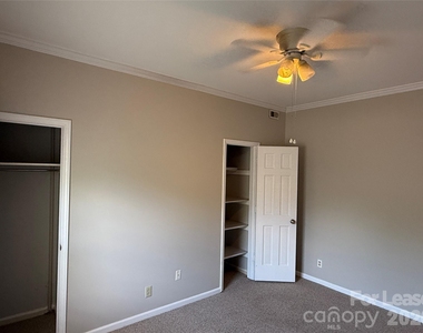 1014 Queens Road - Photo Thumbnail 5