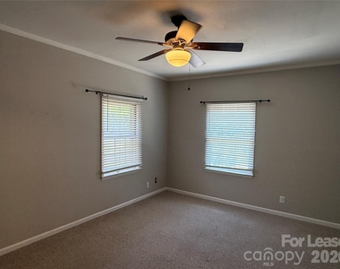 1014 Queens Road - Photo Thumbnail 7