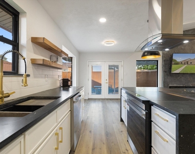 3404 Newkirk Drive - Photo Thumbnail 7