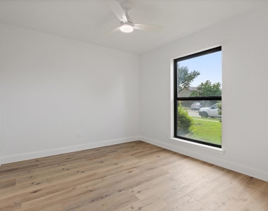 3404 Newkirk Drive - Photo Thumbnail 18