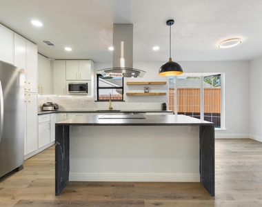 3404 Newkirk Drive - Photo Thumbnail 9
