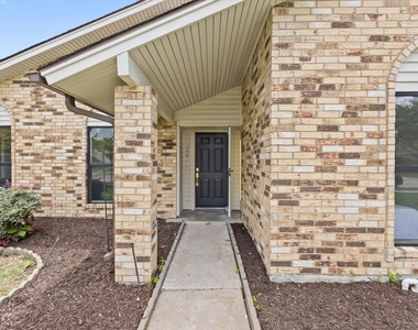 3404 Newkirk Drive - Photo Thumbnail 2