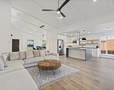 3404 Newkirk Drive - Photo Thumbnail 5
