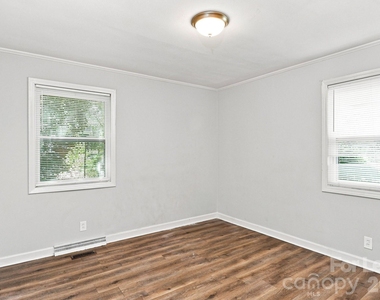 2746 Mary Avenue - Photo Thumbnail 6