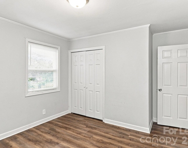 2746 Mary Avenue - Photo Thumbnail 8