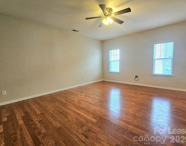 7320 Jane Parks Way - Photo Thumbnail 2