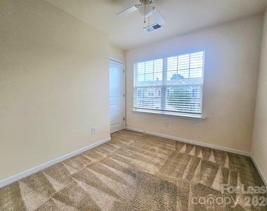 7320 Jane Parks Way - Photo Thumbnail 8