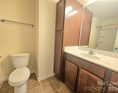 7320 Jane Parks Way - Photo Thumbnail 12