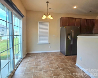 7320 Jane Parks Way - Photo Thumbnail 5
