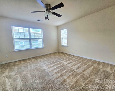 7320 Jane Parks Way - Photo Thumbnail 14