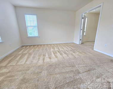 7320 Jane Parks Way - Photo Thumbnail 15