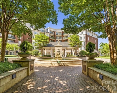 300 W 5th Street - Photo Thumbnail 22