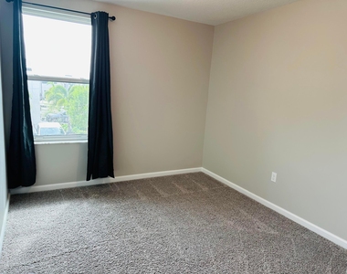 3949 Se Mentmore Lane - Photo Thumbnail 13