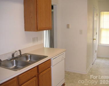 1005 Karendale Avenue - Photo Thumbnail 3
