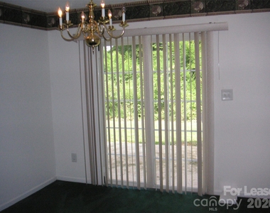 1005 Karendale Avenue - Photo Thumbnail 4