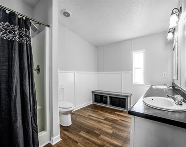 9558 Diamond Avenue - Photo Thumbnail 10