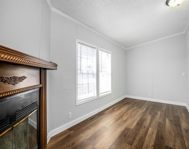 9558 Diamond Avenue - Photo Thumbnail 11
