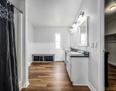 9558 Diamond Avenue - Photo Thumbnail 8