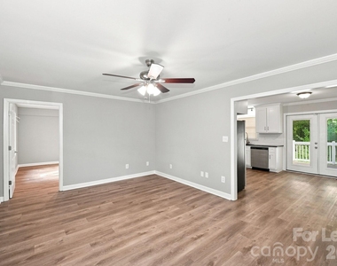 209 Pilots Ridge Drive - Photo Thumbnail 6