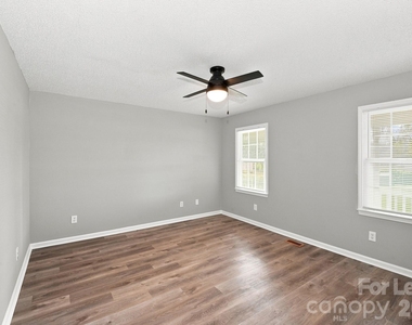 209 Pilots Ridge Drive - Photo Thumbnail 7