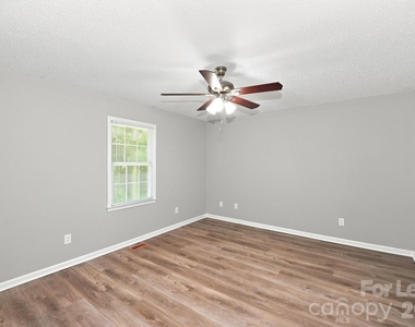 209 Pilots Ridge Drive - Photo Thumbnail 9