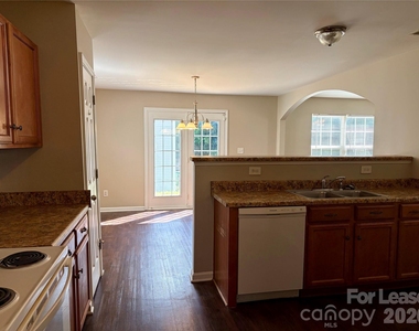 3707 Rocky Brook Court - Photo Thumbnail 10