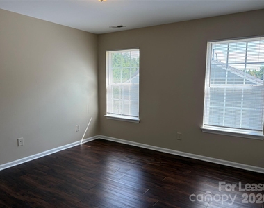 3707 Rocky Brook Court - Photo Thumbnail 29