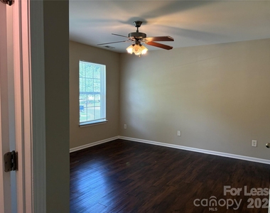3707 Rocky Brook Court - Photo Thumbnail 19