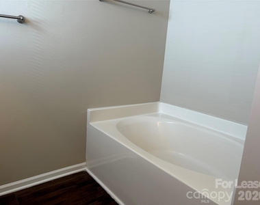 3707 Rocky Brook Court - Photo Thumbnail 23
