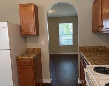 3707 Rocky Brook Court - Photo Thumbnail 8