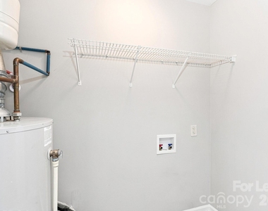 1109 Crescent Way - Photo Thumbnail 13