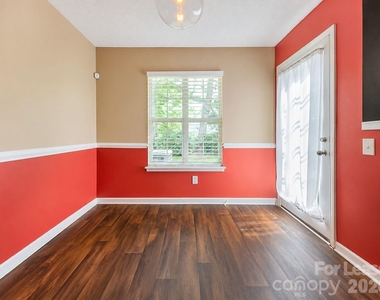 10048 University Park Lane - Photo Thumbnail 4