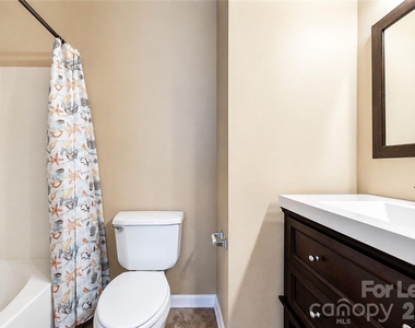 10048 University Park Lane - Photo Thumbnail 6