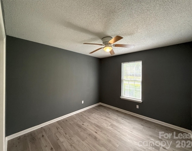 11111 Meadow Bank Lane - Photo Thumbnail 10