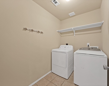 3201 Hoover Drive - Photo Thumbnail 17