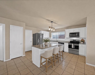 3201 Hoover Drive - Photo Thumbnail 7