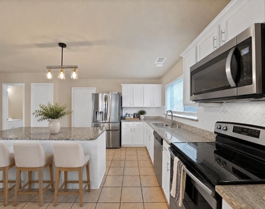 3201 Hoover Drive - Photo Thumbnail 8