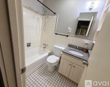 4925 Lubbock Avenue - Photo Thumbnail 8