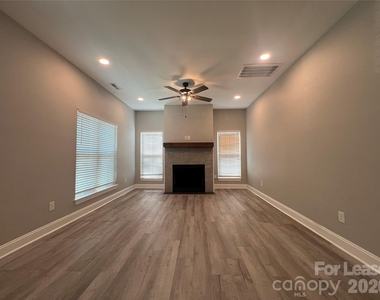 2425 Milton Avenue - Photo Thumbnail 1