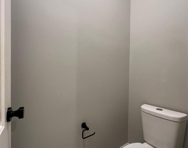 2425 Milton Avenue - Photo Thumbnail 10